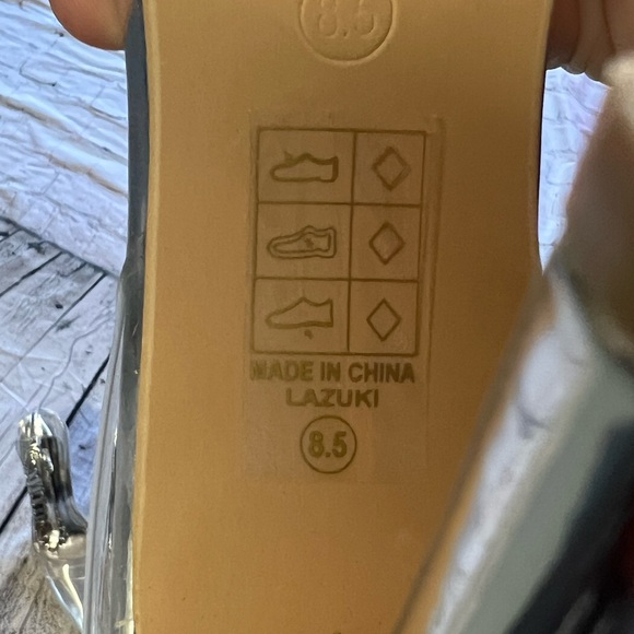 Silver heel - Picture 2 of 2